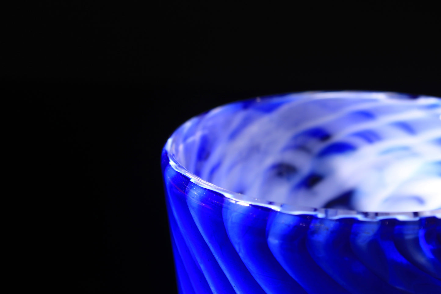 Pint Glass - Cobalt Twist